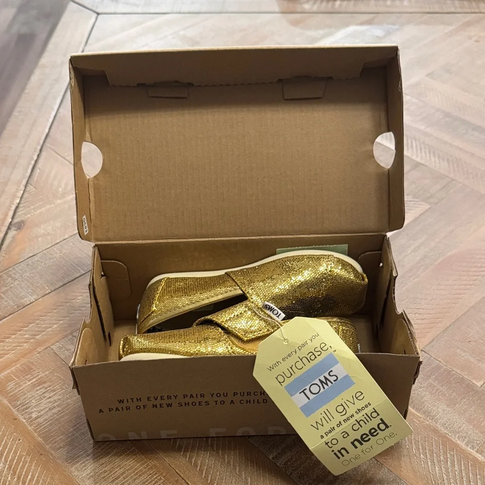 TOMS Tiny Kids Shiny Gold Glitter Shoes - Picture 3 of 4